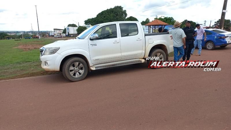Acidente de trânsito envolvendo moto e caminhonete foi registrado nesta tarde, em Rolim de Moura Acidente de trânsito envolvendo moto e caminhonete foi registrado nesta tarde, em Rolim de Moura