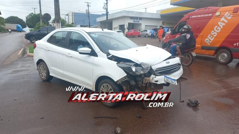 Acidente de trânsito foi registrado no cruzamento da Rua Tocantins com Av. 25 de Agosto, em Rolim de Moura Acidente de trânsito foi registrado no cruzamento da Rua Tocantins com Av. 25 de Agosto, em Rolim de Moura