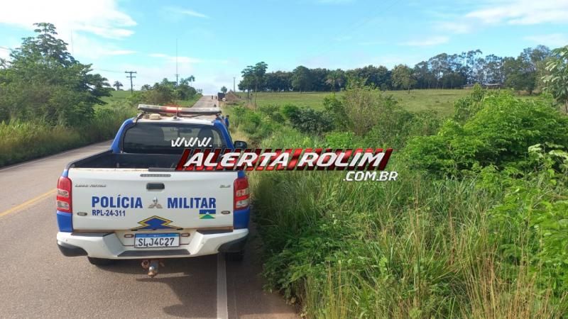 Motorista e passageiro saíram ilesos após caminhão capotar na RO 383, em Rolim de Moura Motorista e passageiro saíram ilesos após caminhão capotar na RO 383, em Rolim de Moura