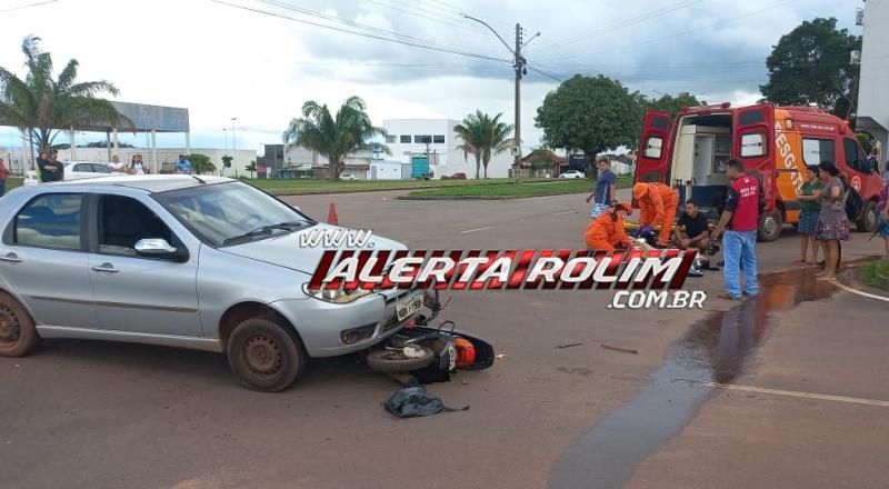 Mulher foi socorrida com suspeita de fratura na perna após ser atingida por carro nesta tarde, em Rolim de Moura Mulher foi socorrida com suspeita de fratura na perna após ser atingida por carro nesta tarde, em Rolim de Moura