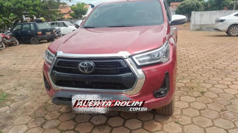 Polícia Militar em Rolim de Moura apreendeu caminhonete clonada Polícia Militar em Rolim de Moura apreendeu caminhonete clonada