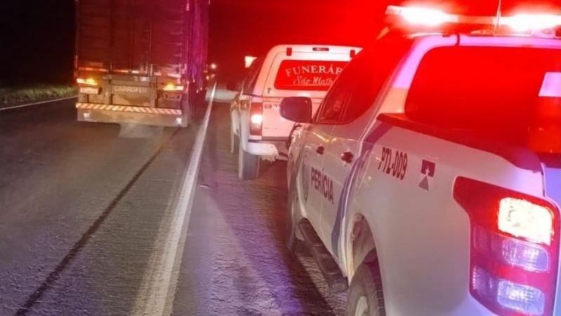 Colisão entre carro e carreta na BR-364 deixa uma vítima fatal em Vilhena Colisão entre carro e carreta na BR-364 deixa uma vítima fatal em Vilhena