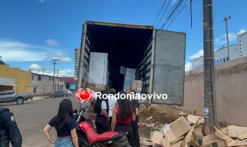 NA BR-319: Arsenal de armas de grosso calibre e 240 Kg de drogas iam para o Rio e SP NA BR-319: Arsenal de armas de grosso calibre e 240 Kg de drogas iam para o Rio e SP