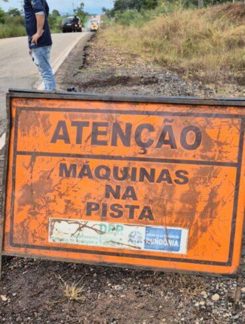 RO-383 entre Santa Luzia d’Oeste e Rolim de Moura passa por manutenção e motoristas devem dirigir com atenção redobrada RO-383 entre Santa Luzia d’Oeste e Rolim de Moura passa por manutenção e motoristas devem dirigir com atenção redobrada