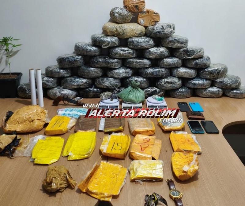 Cerca de 38 kg de drogas foram apreendidos e 03 acusados foram presos pela PM, em Rolim de Moura Cerca de 38 kg de drogas foram apreendidos e 03 acusados foram presos pela PM, em Rolim de Moura