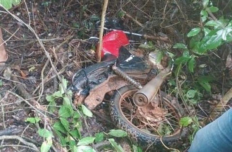 Dois menores de idade foram apreendidos e duas motos furtadas foram recuperadas pela PM, em Alto Alegre dos Parecis Dois menores de idade foram apreendidos e duas motos furtadas foram recuperadas pela PM, em Alto Alegre dos Parecis