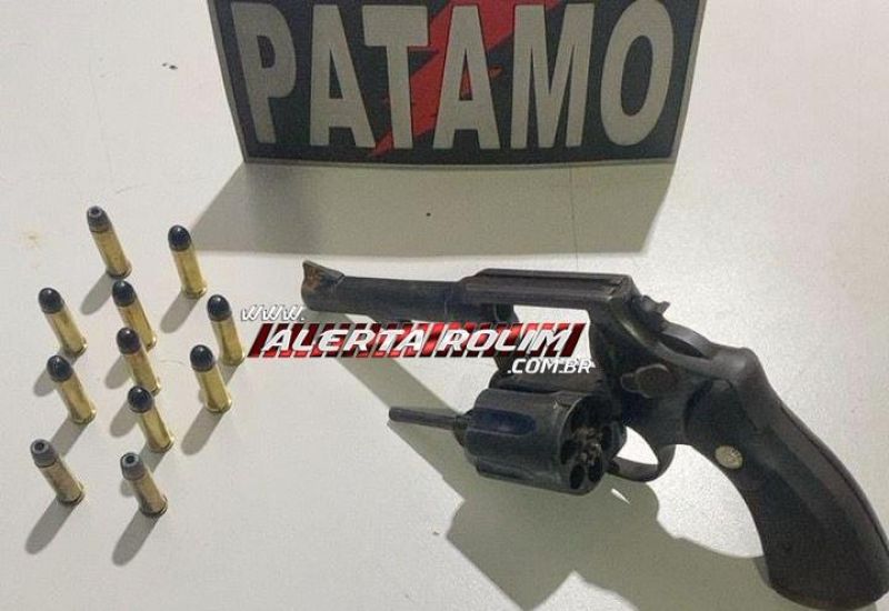 Dupla foi presa pela equipe do PATAMO do 10° Batalhão, com arma de fogo e munições durante a OPERAÇÃO MAXIMUS, em Vilhena Dupla foi presa pela equipe do PATAMO do 10° Batalhão, com arma de fogo e munições durante a OPERAÇÃO MAXIMUS, em Vilhena