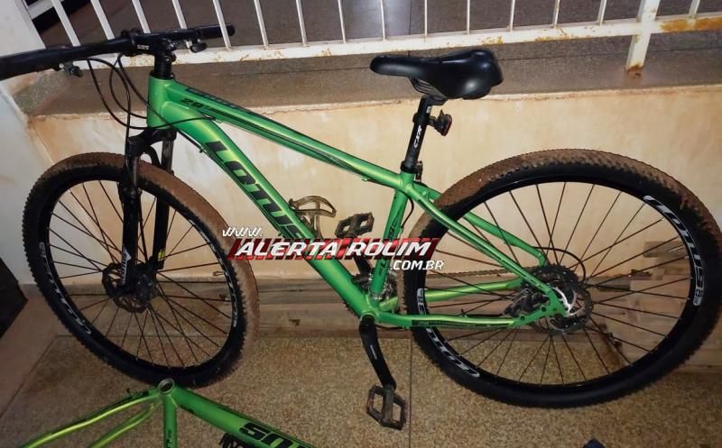 Suspeito foi preso em flagrante pela PM, em Rolim de Moura e produtos furtados foram recuperados Suspeito foi preso em flagrante pela PM, em Rolim de Moura e produtos furtados foram recuperados
