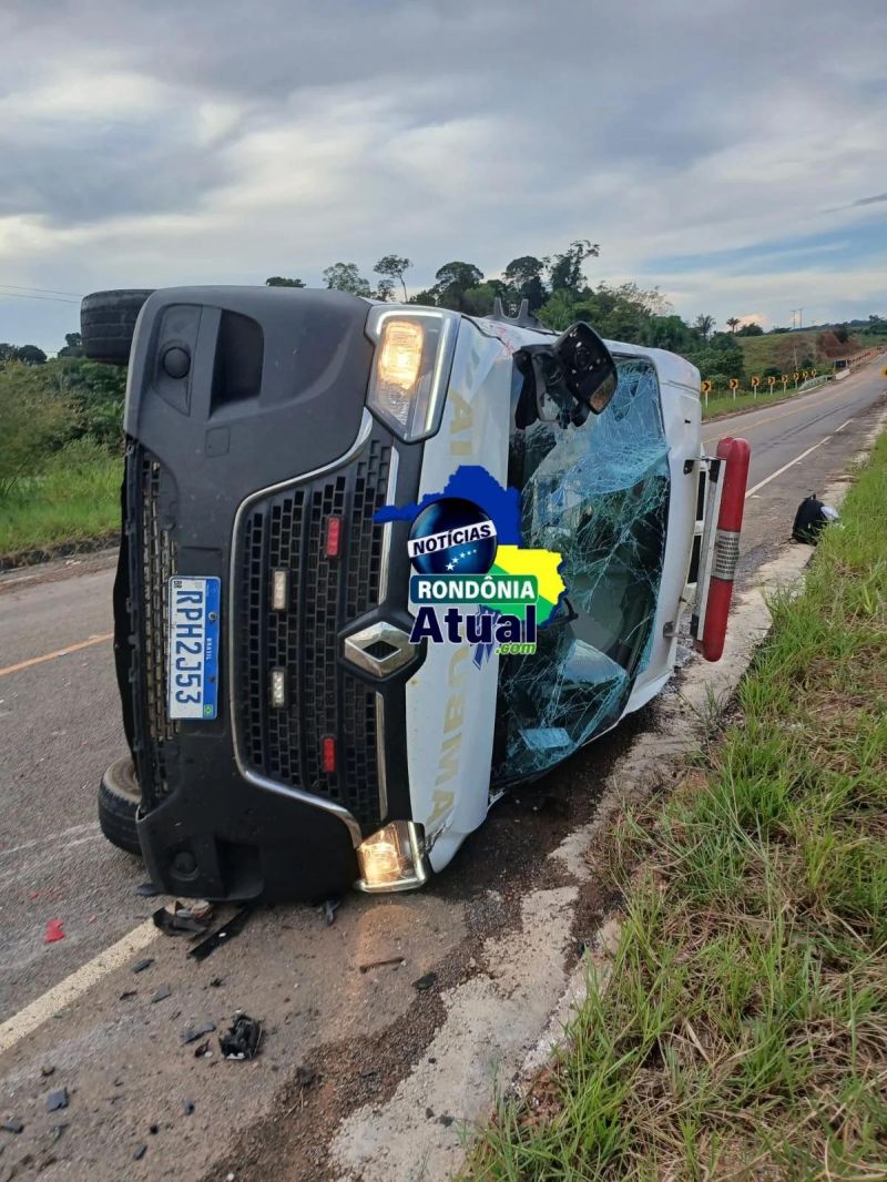 Acidente com ambulância que transportava paciente foi registrado na RO-133 no Vale do Anari Acidente com ambulância que transportava paciente foi registrado na RO-133 no Vale do Anari