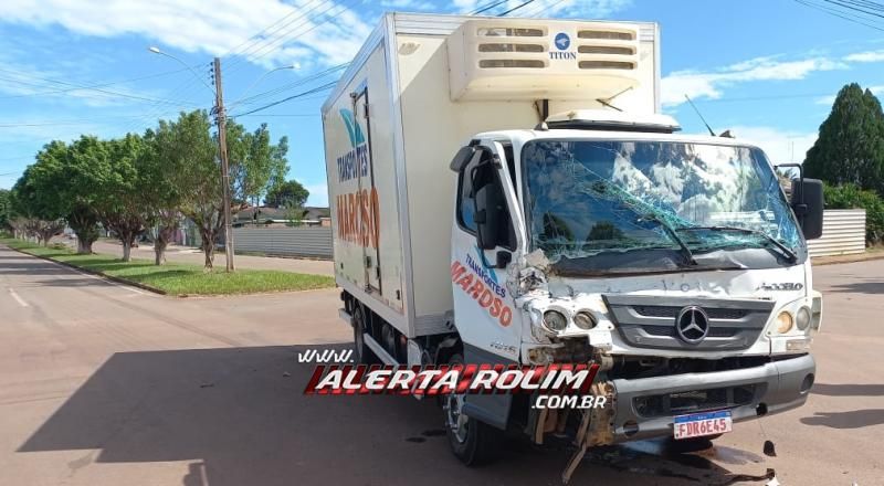 Colisão entre dois caminhões foi registrada nesta manhã, em Rolim de Moura Colisão entre dois caminhões foi registrada nesta manhã, em Rolim de Moura