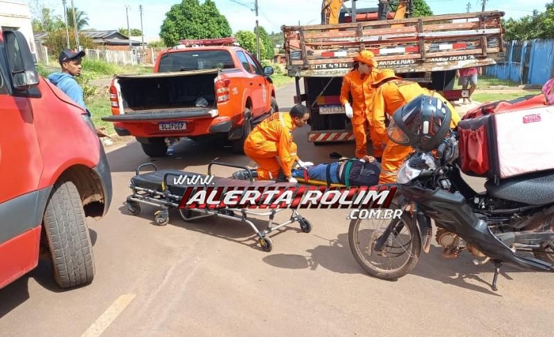 Delivery foi socorrido após bater na traseira de caminhão estacionado, em Rolim de Moura Delivery foi socorrido após bater na traseira de caminhão estacionado, em Rolim de Moura