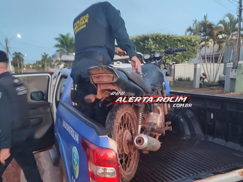 Motocicleta furtada foi recuperada pela Polícia Militar, em Rolim de Moura Motocicleta furtada foi recuperada pela Polícia Militar, em Rolim de Moura