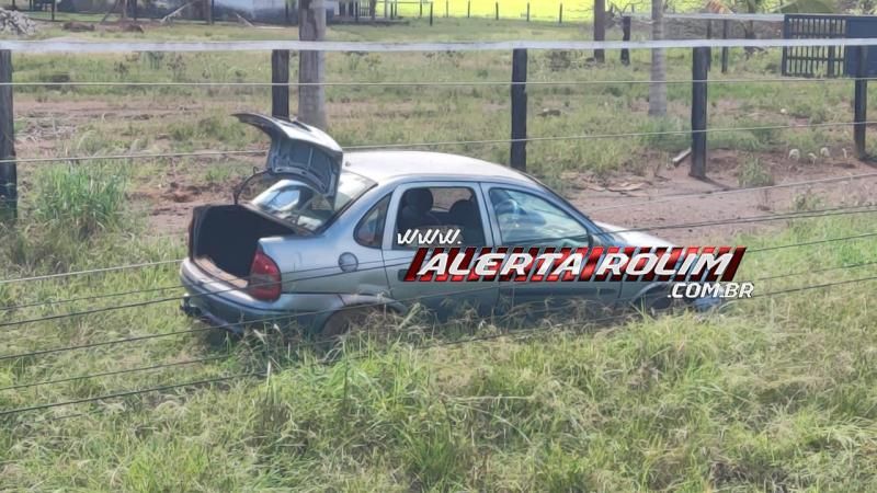 PERIGO - Motorista colidiu com poste na RO-010 e ficou preso em veículo sob fiação de alta tensão, em Rolim de Moura PERIGO - Motorista colidiu com poste na RO-010 e ficou preso em veículo sob fiação de alta tensão, em Rolim de Moura
