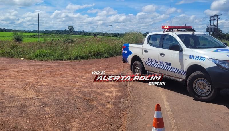 PERIGO - Motorista colidiu com poste na RO-010 e ficou preso em veículo sob fiação de alta tensão, em Rolim de Moura PERIGO - Motorista colidiu com poste na RO-010 e ficou preso em veículo sob fiação de alta tensão, em Rolim de Moura