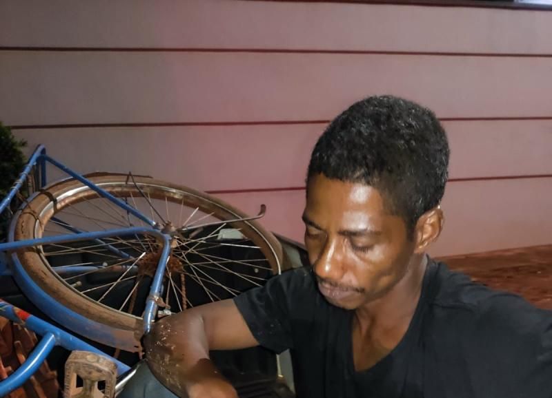 Foragido da Justiça ameaça policial com faca e é baleado na mão durante abordagem do PATAMO da PM, em Rolim de Moura Foragido da Justiça ameaça policial com faca e é baleado na mão durante abordagem do PATAMO da PM, em Rolim de Moura