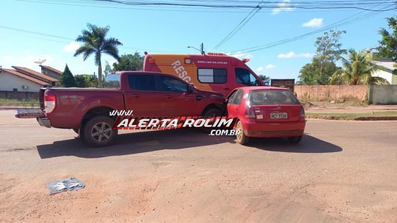 Acidente de trânsito envolvendo dois carros foi registrado nesta manhã, em Rolim de Moura Acidente de trânsito envolvendo dois carros foi registrado nesta manhã, em Rolim de Moura