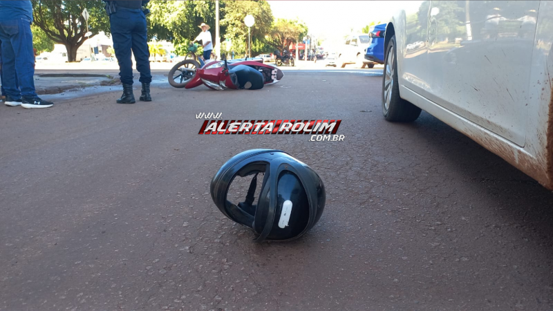Acidente de trânsito no Centro de Rolim de Moura deixou mãe e filha feridas Acidente de trânsito no Centro de Rolim de Moura deixou mãe e filha feridas
