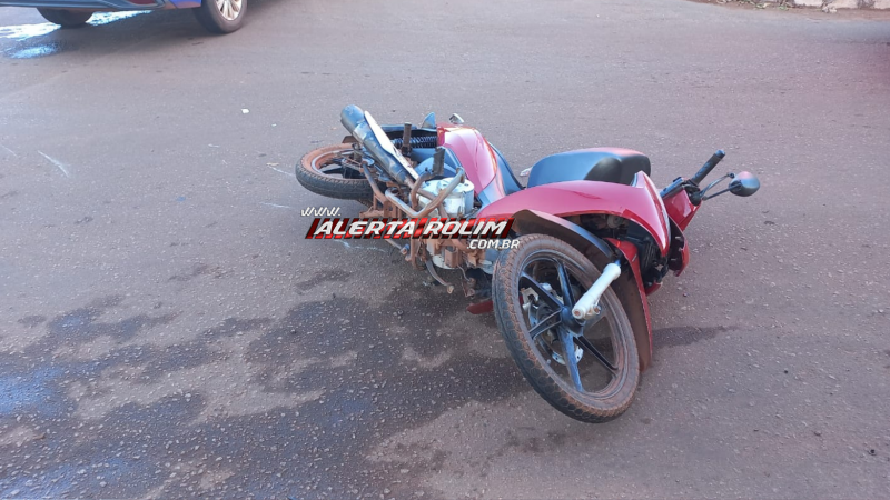 Acidente de trânsito no Centro de Rolim de Moura deixou mãe e filha feridas Acidente de trânsito no Centro de Rolim de Moura deixou mãe e filha feridas