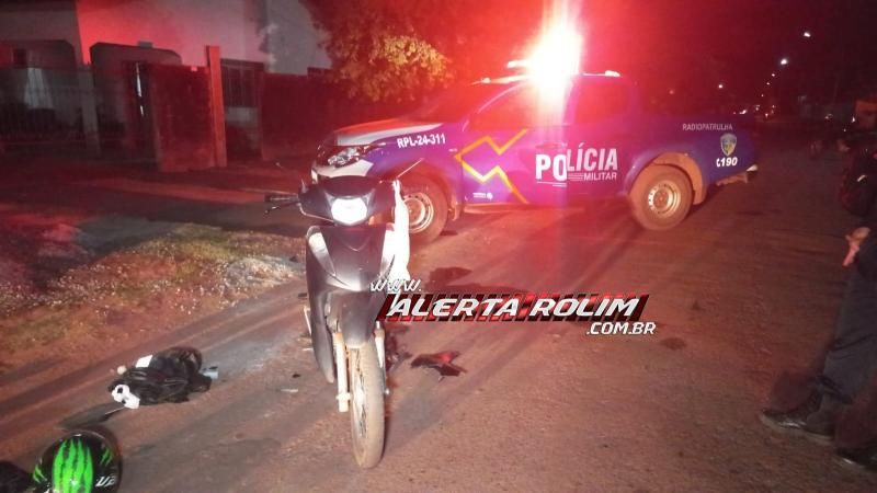 Casal sofreu fraturas nas pernas após ser atingido por carro em Rolim de Moura; motorista se evadiu do local Casal sofreu fraturas nas pernas após ser atingido por carro em Rolim de Moura; motorista se evadiu do local