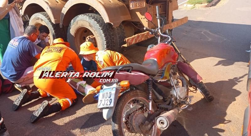 Colisão entre caminhão e motocicleta deixou homem com fratura em uma das pernas nesta tarde na RO-010, em Rolim de Moura Colisão entre caminhão e motocicleta deixou homem com fratura em uma das pernas nesta tarde na RO-010, em Rolim de Moura