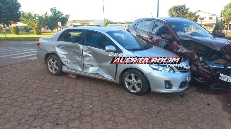 Colisão entre dois carros marca a manhã desta sexta-feira 13 em Rolim de Moura Colisão entre dois carros marca a manhã desta sexta-feira 13 em Rolim de Moura
