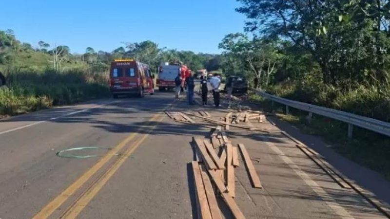 Jaru: Identificadas as três vítimas fatais de grave acidente na BR 364; Todos eram irmãos Jaru: Identificadas as três vítimas fatais de grave acidente na BR 364; Todos eram irmãos