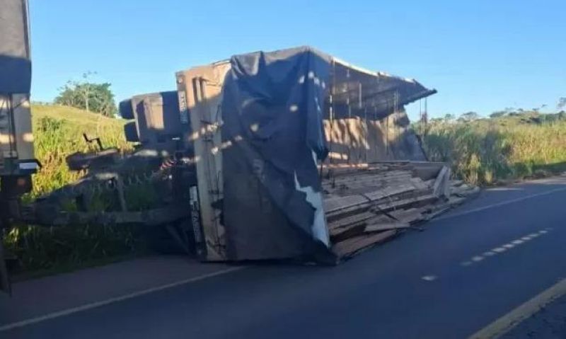 Jaru: Identificadas as três vítimas fatais de grave acidente na BR 364; Todos eram irmãos Jaru: Identificadas as três vítimas fatais de grave acidente na BR 364; Todos eram irmãos