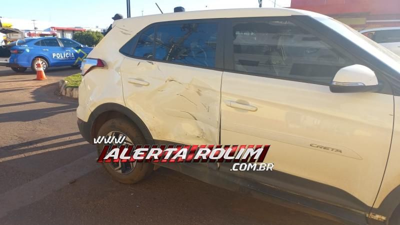 Acidente de trânsito no Centro de Rolim de Moura deixou uma pessoa ferida nesta tarde Acidente de trânsito no Centro de Rolim de Moura deixou uma pessoa ferida nesta tarde