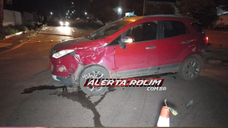 Acidente entre carro e moto é registrado no bairro Planalto em Rolim de Moura Acidente entre carro e moto é registrado no bairro Planalto em Rolim de Moura