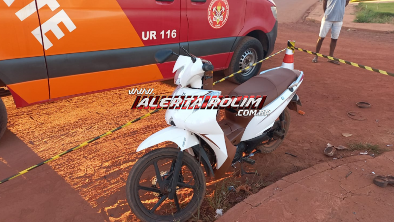 Acidente entre motocicletas deixa mulher ferida em Rolim de Moura Acidente entre motocicletas deixa mulher ferida em Rolim de Moura