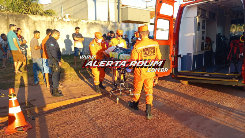Acidente entre motocicletas deixa mulher ferida em Rolim de Moura Acidente entre motocicletas deixa mulher ferida em Rolim de Moura