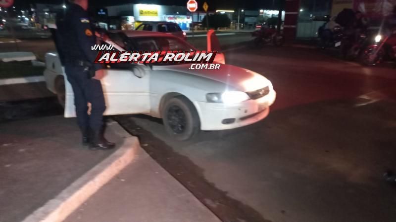 ATUALIZADA - Trio foi preso após perseguição policial, troca de tiros e apreensão de armas em Rolim de Moura ATUALIZADA - Trio foi preso após perseguição policial, troca de tiros e apreensão de armas em Rolim de Moura
