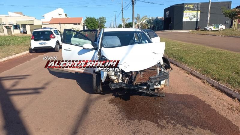 Colisão entre dois carros foi registrada no bairro Jequitibá nesta manhã, em Rolim de Moura Colisão entre dois carros foi registrada no bairro Jequitibá nesta manhã, em Rolim de Moura