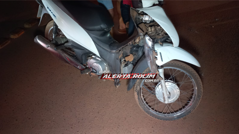 Condutora de moto ficou ferida após colisão com carro em rotatória de Rolim de Moura Condutora de moto ficou ferida após colisão com carro em rotatória de Rolim de Moura