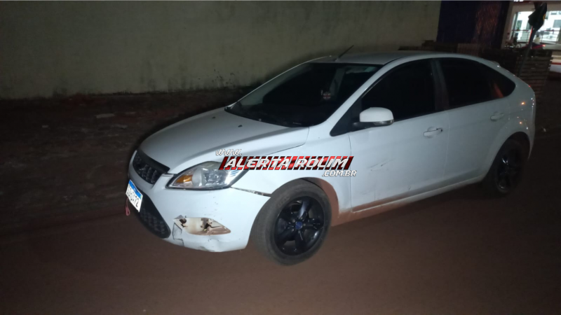 Condutora de moto ficou ferida após colisão com carro em rotatória de Rolim de Moura Condutora de moto ficou ferida após colisão com carro em rotatória de Rolim de Moura