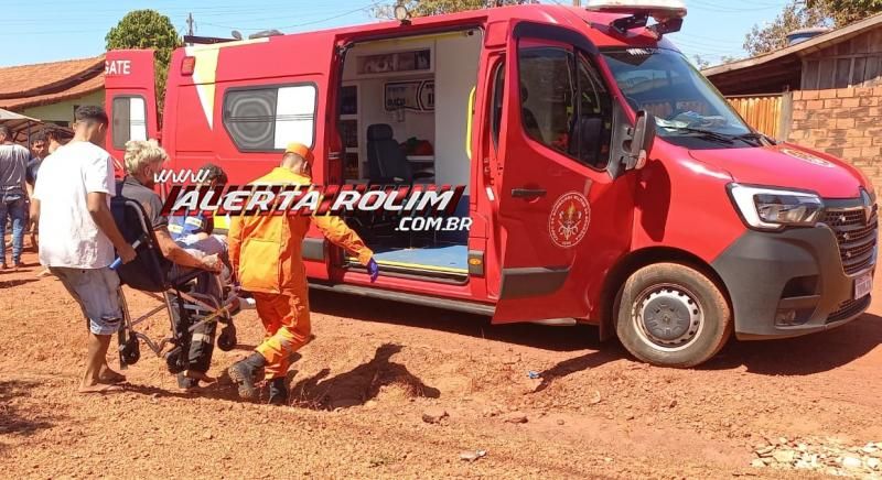 Criança fraturou uma das pernas em acidente envolvendo duas motos em Rolim de Moura Criança fraturou uma das pernas em acidente envolvendo duas motos em Rolim de Moura