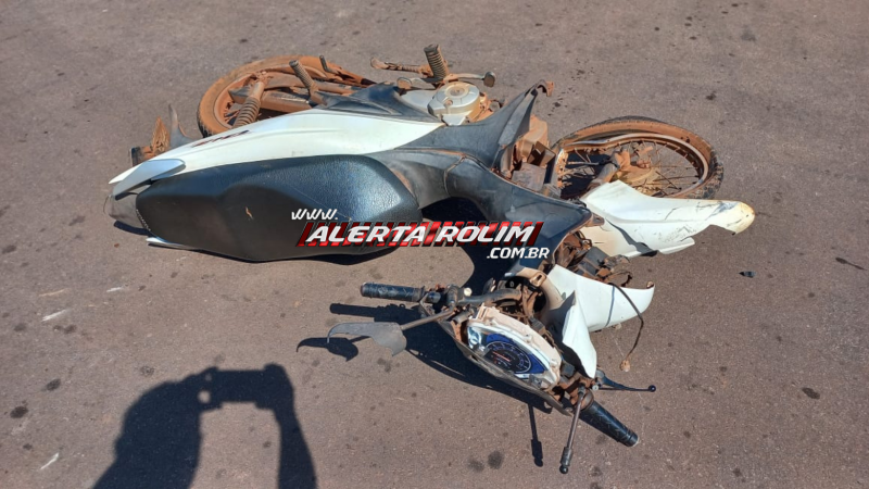 Grave acidente entre caminhonete e motocicleta deixa mulher ferida em Rolim de Moura Grave acidente entre caminhonete e motocicleta deixa mulher ferida em Rolim de Moura