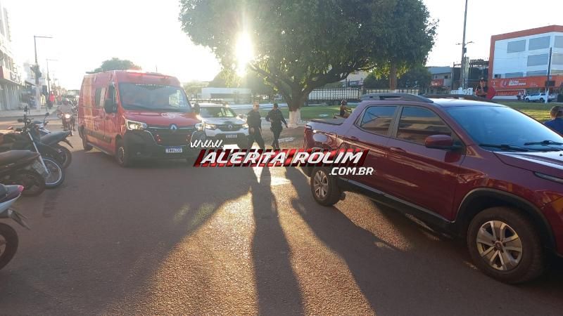 Motociclista ficou ferido após bater na traseira de carro que freou em faixa de pedestres, em Rolim de Moura Motociclista ficou ferido após bater na traseira de carro que freou em faixa de pedestres, em Rolim de Moura