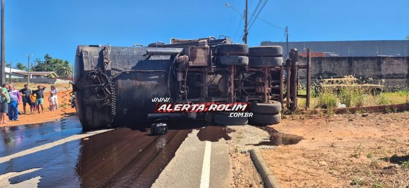 VÍDEO - Caminhão tanque carregado de piche tombou em Nova Brasilândia do Oeste; ninguém se feriu VÍDEO - Caminhão tanque carregado de piche tombou em Nova Brasilândia do Oeste; ninguém se feriu