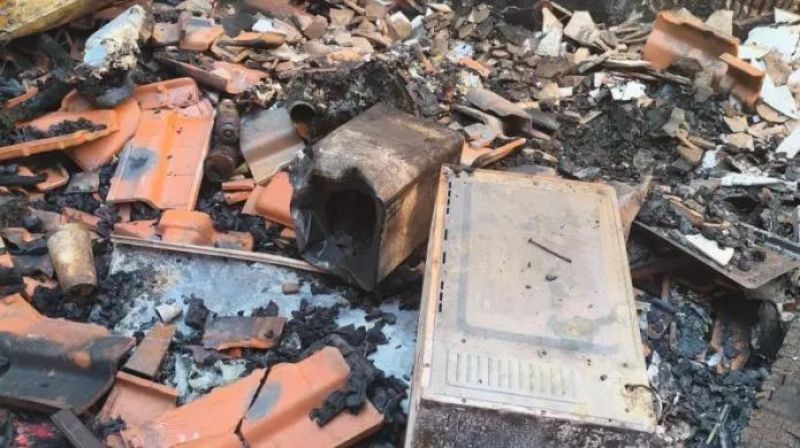 Casa é destruída por incêndio na zona rural de Rolim de Moura; moradora precisa de ajuda para reconstruir lar Casa é destruída por incêndio na zona rural de Rolim de Moura; moradora precisa de ajuda para reconstruir lar