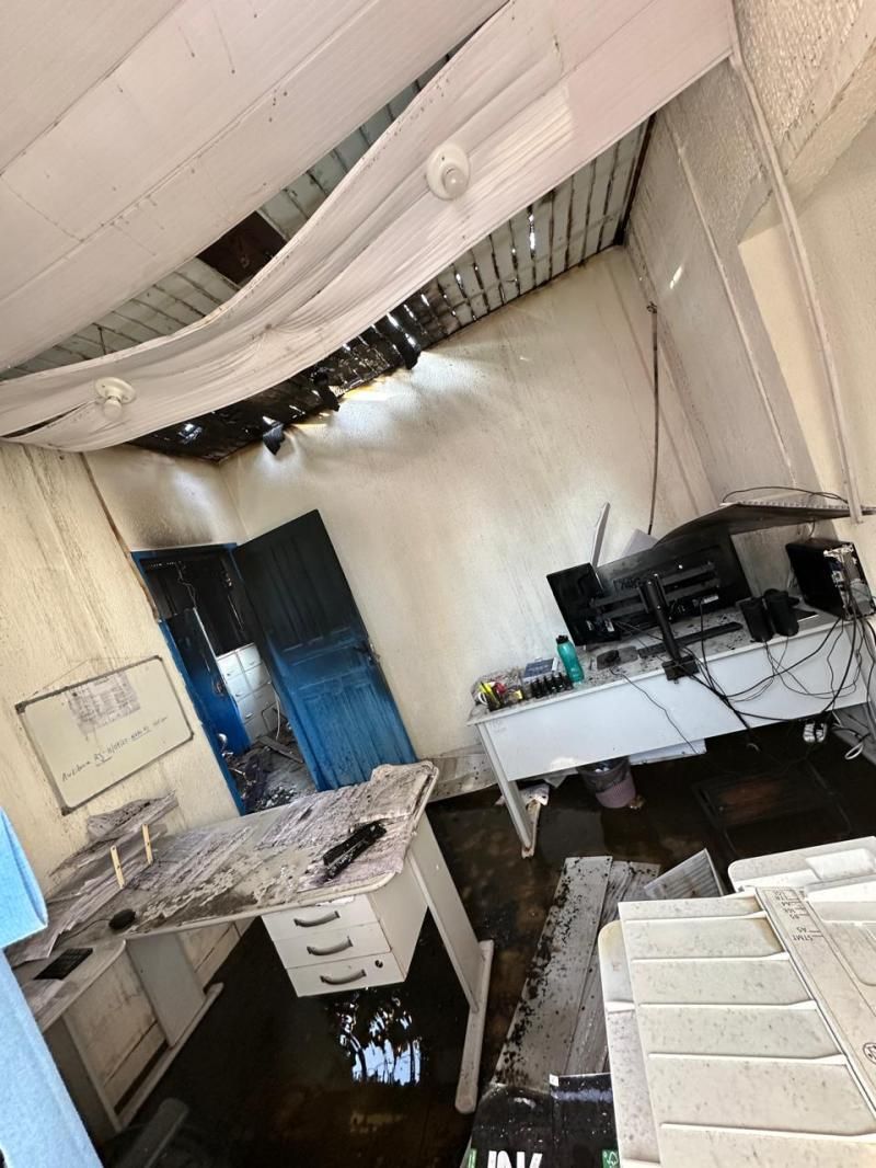 Incêndio atinge base da SAAE em Cacoa Incêndio atinge base da SAAE em Cacoa