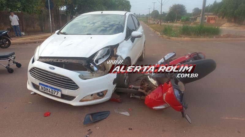 Acidente de trânsito deixou condutora de moto ferida nesta manhã no bairro Beira Rio, em Rolim de Moura Acidente de trânsito deixou condutora de moto ferida nesta manhã no bairro Beira Rio, em Rolim de Moura