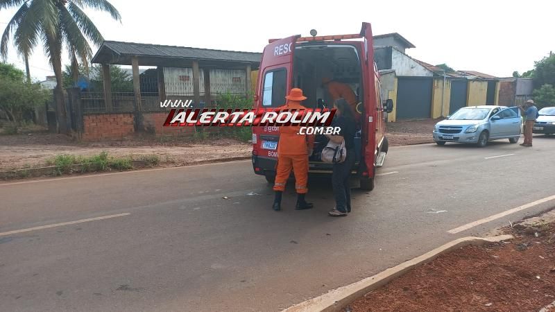 Acidente de trânsito deixou condutora de moto ferida nesta manhã no bairro Beira Rio, em Rolim de Moura Acidente de trânsito deixou condutora de moto ferida nesta manhã no bairro Beira Rio, em Rolim de Moura