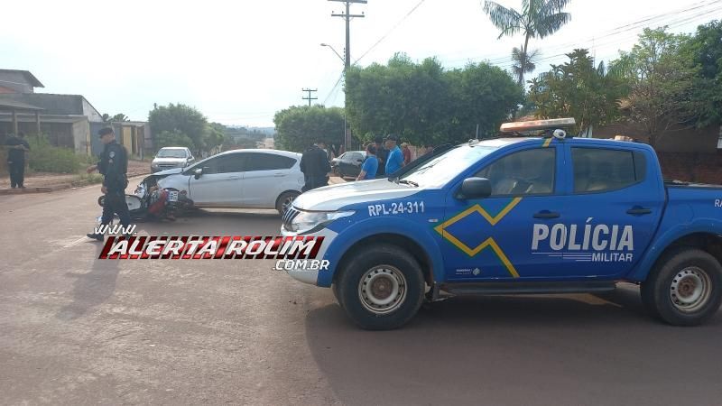 Acidente de trânsito deixou condutora de moto ferida nesta manhã no bairro Beira Rio, em Rolim de Moura Acidente de trânsito deixou condutora de moto ferida nesta manhã no bairro Beira Rio, em Rolim de Moura