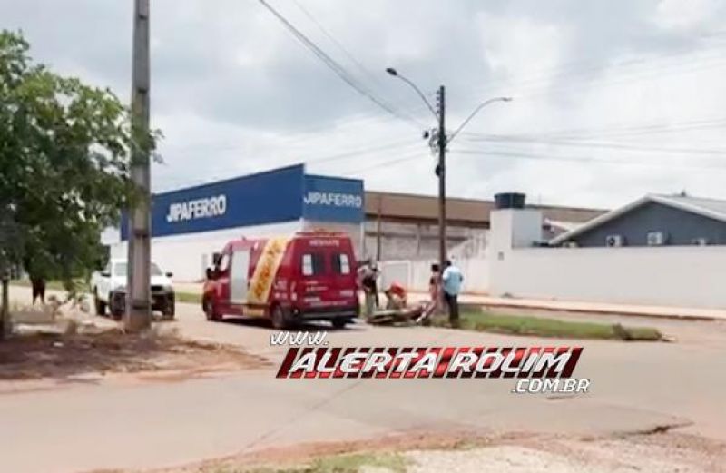 Acidente de trânsito no cruzamento da Jamari com Fortaleza deixou motociclista ferido nesta tarde, em Rolim de Moura Acidente de trânsito no cruzamento da Jamari com Fortaleza deixou motociclista ferido nesta tarde, em Rolim de Moura