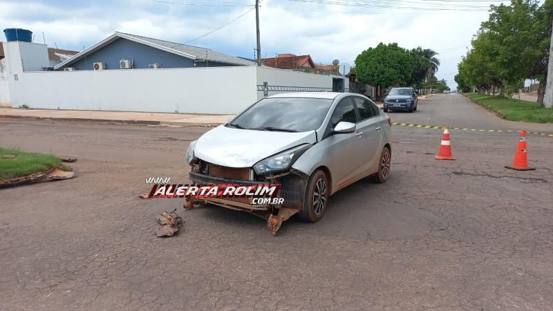 Acidente de trânsito no cruzamento da Jamari com Fortaleza deixou motociclista ferido nesta tarde, em Rolim de Moura Acidente de trânsito no cruzamento da Jamari com Fortaleza deixou motociclista ferido nesta tarde, em Rolim de Moura
