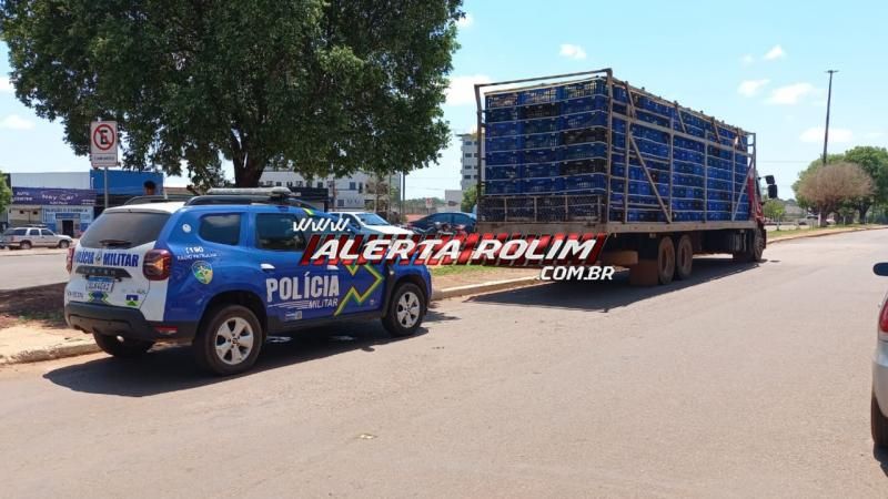 Acidente entre dois caminhões é registrado no centro de Rolim de Moura Acidente entre dois caminhões é registrado no centro de Rolim de Moura
