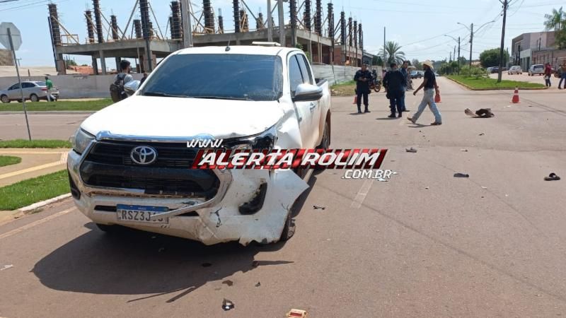 Grave acidente entre caminhonete e moto foi registrado, em Rolim de Moura Grave acidente entre caminhonete e moto foi registrado, em Rolim de Moura