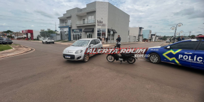 Acidente entre carro e moto é registrado no centro de Rolim de Moura Acidente entre carro e moto é registrado no centro de Rolim de Moura