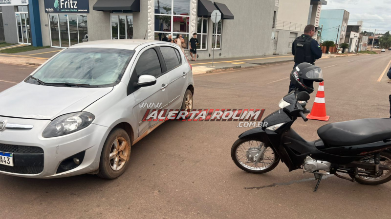 Acidente entre carro e moto é registrado no centro de Rolim de Moura Acidente entre carro e moto é registrado no centro de Rolim de Moura